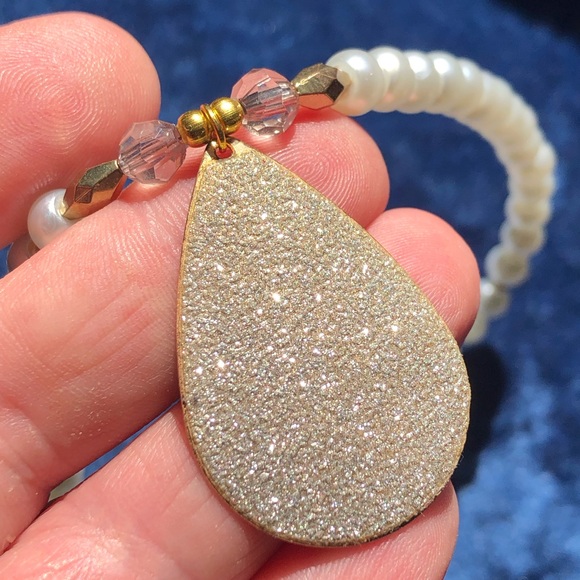 Handcrafted repurpose sparkle teardrop pendant Czech glass Pearl necklace - Picture 7 of 8